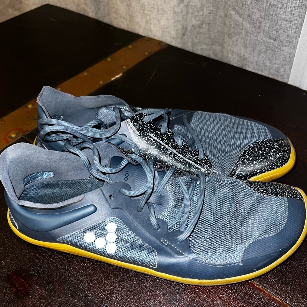 Vivo barefoot trainers